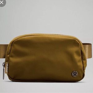 Lululemon Everywhere Belt Bag